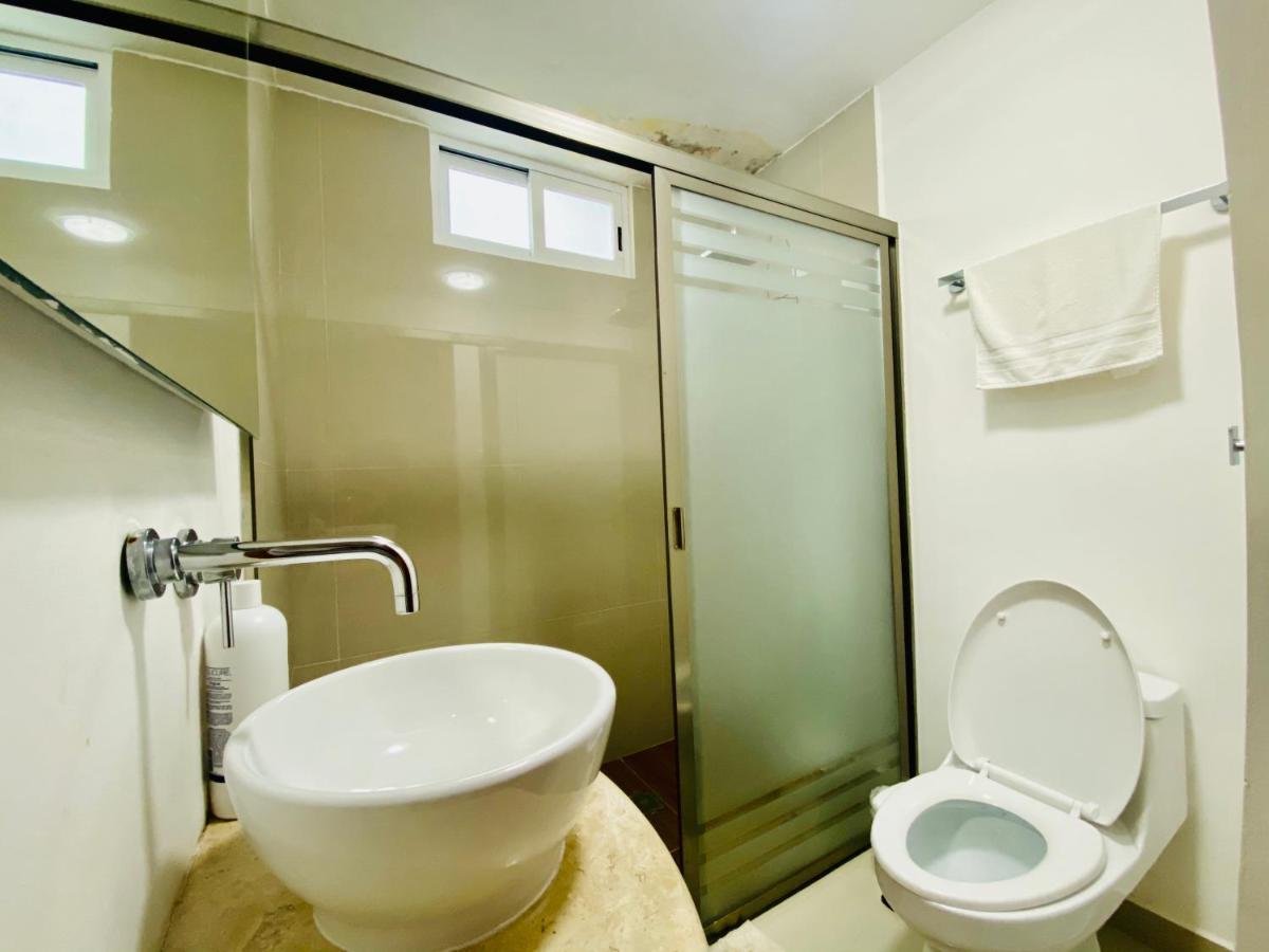Apartamento cálido y moderno en la entrada de la zona hotelera Cancún Kültér fotó