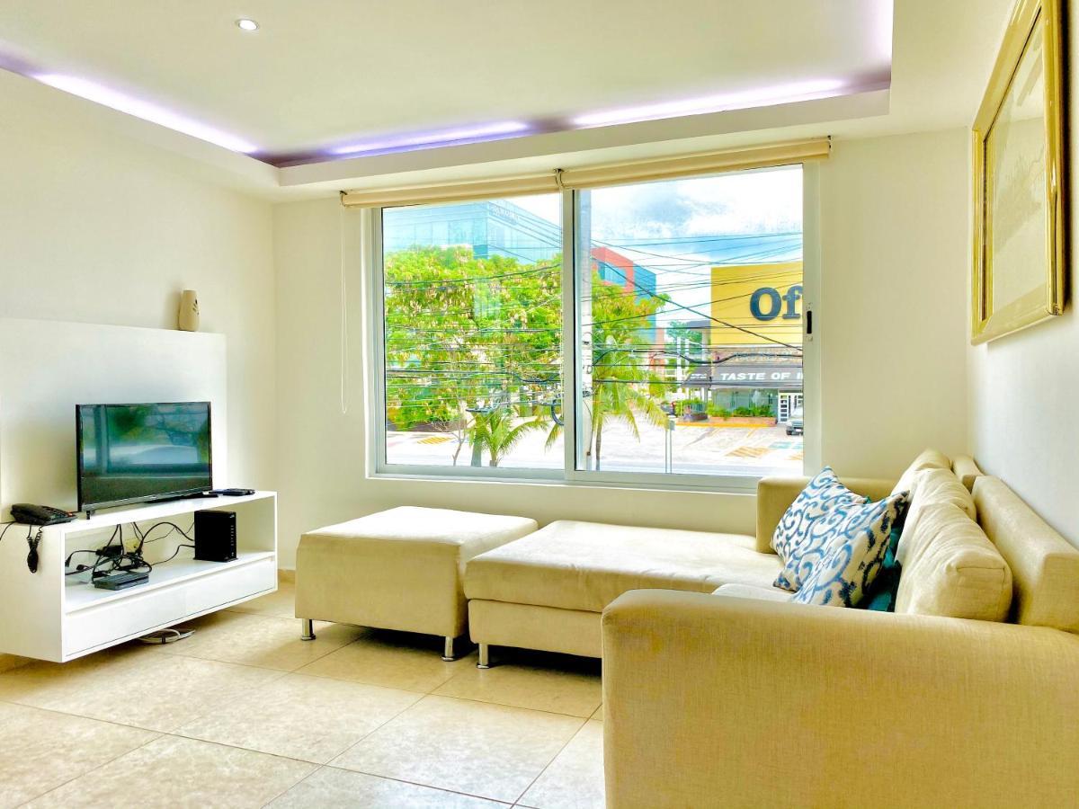 Apartamento cálido y moderno en la entrada de la zona hotelera Cancún Kültér fotó