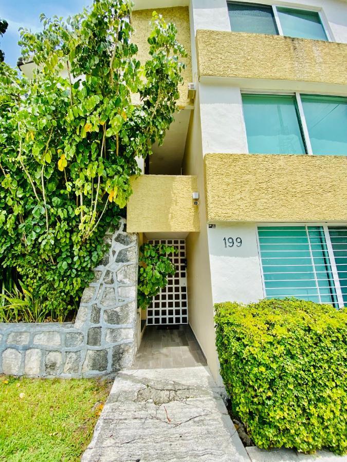 Apartamento cálido y moderno en la entrada de la zona hotelera Cancún Kültér fotó