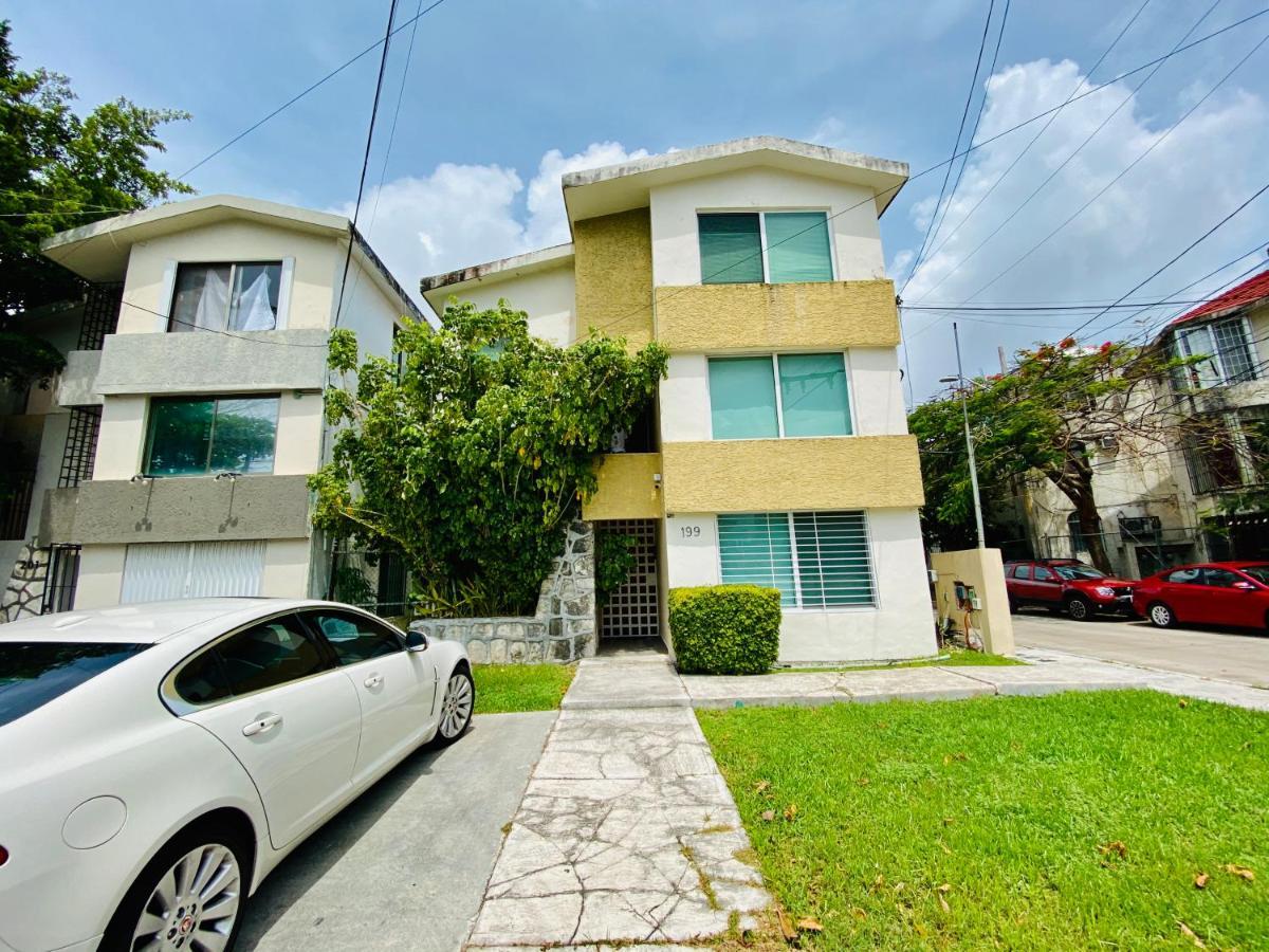 Apartamento cálido y moderno en la entrada de la zona hotelera Cancún Kültér fotó